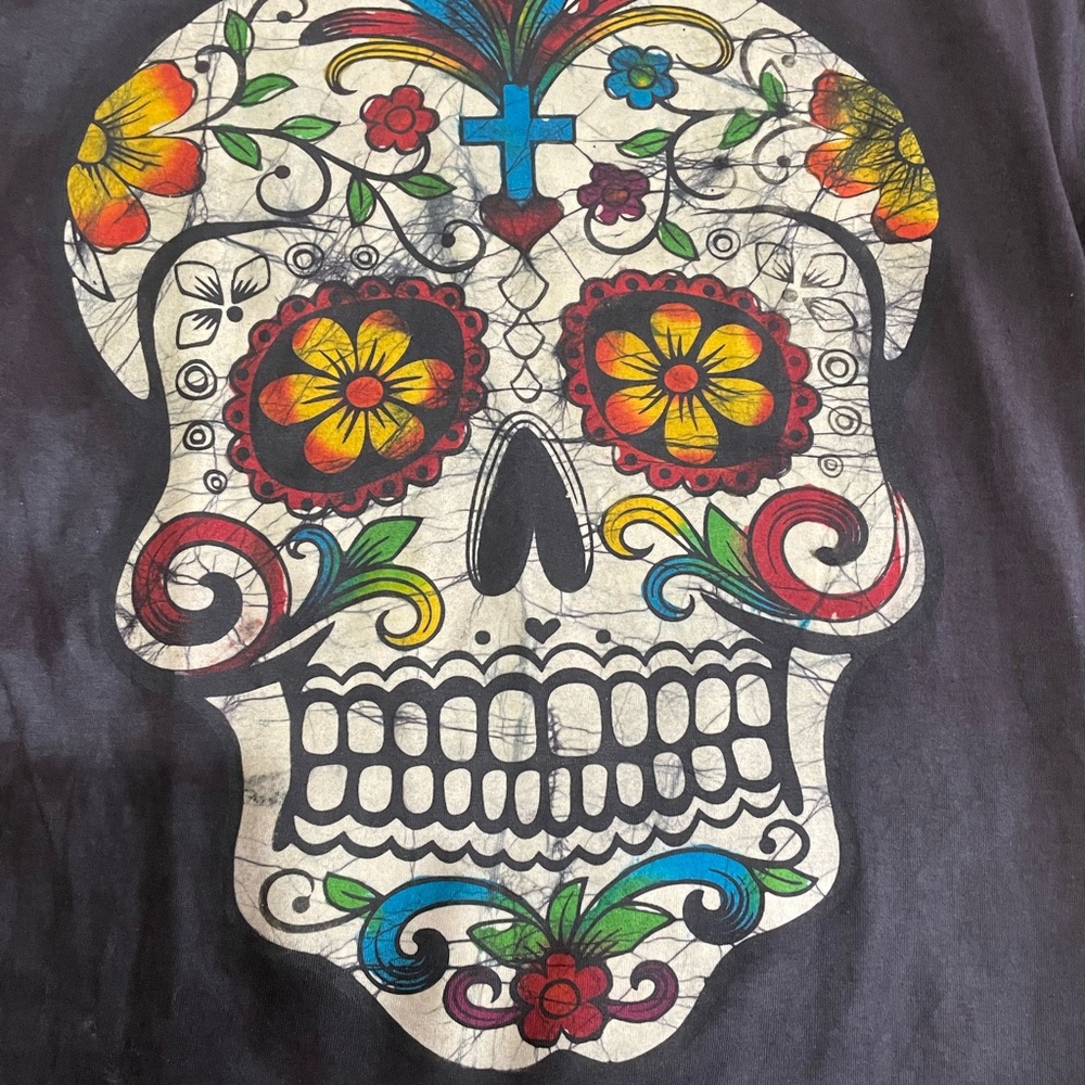 Colorful Skull Graphic Tee for men or women